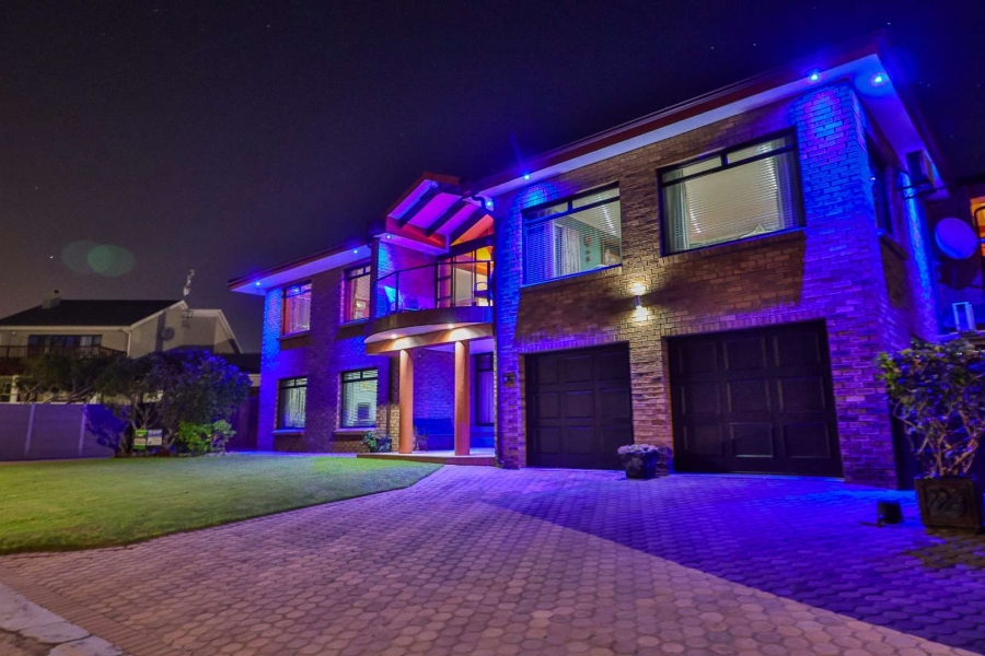 7 Bedroom Property for Sale in Bayview Western Cape